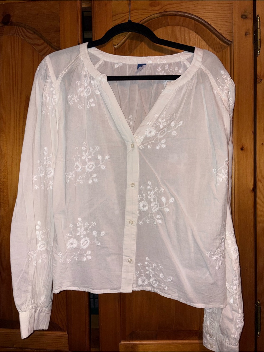 Old Navy Women’s White Embroidered Button-Front Top